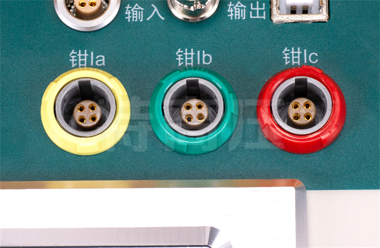 三相电能表检定装置钳形电流互感器接口