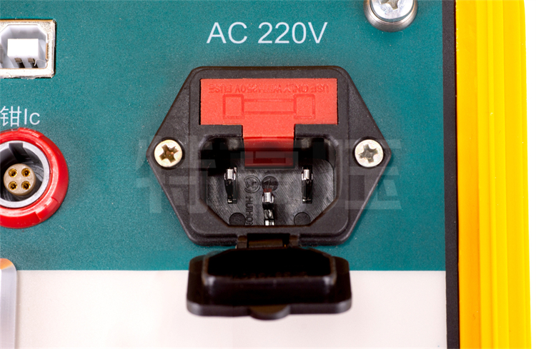 三相电能表检定装置232串行口