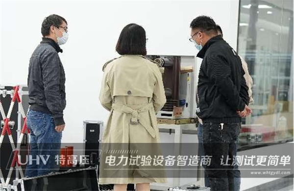 贵客临门!热烈欢迎江苏客户来访特高压电力实地考察(图1) 贵客临门!热烈欢迎江苏客户来访特高压电力实地考察(图1)
